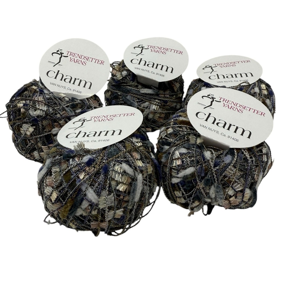 Trendsetter Weight Yarn Lot of 5 Blue‎ Silver Black White Charm Balls #603